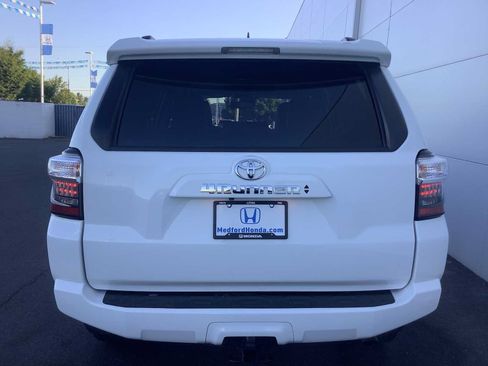 Used 2022 Toyota 4Runner SR5 Premium AWD/4WD image 5