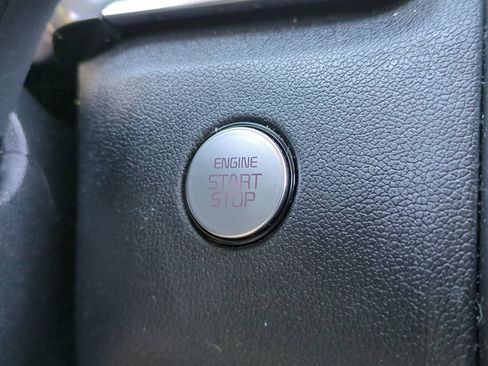 Certified 2023 Kia Sorento S w/ Panoramic Sunroof Package image 29