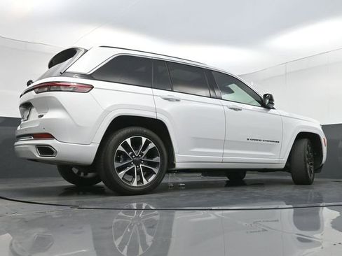 Used 2024 Jeep Grand Cherokee Overland w/ Trailer Tow Package AWD/4WD image 31