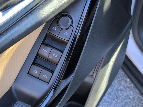 Certified 2025 Chevrolet Equinox ACTIV w/ Safety and Technology Package image 12