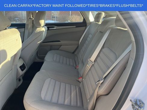 Used 2017 Ford Fusion SE w/ Fusion SE Technology Package image 16