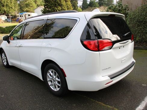 Used 2020 Chrysler Voyager Lxi image 4