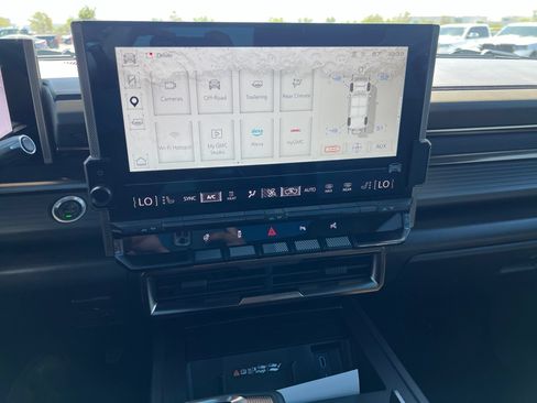 Used 2024 GMC Hummer EV 3X AWD/4WD image 36
