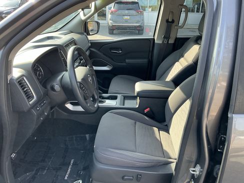 Used 2022 Nissan Frontier SV AWD/4WD image 13
