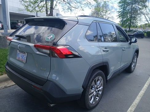 Used 2023 Toyota RAV4 XLE Premium image 4