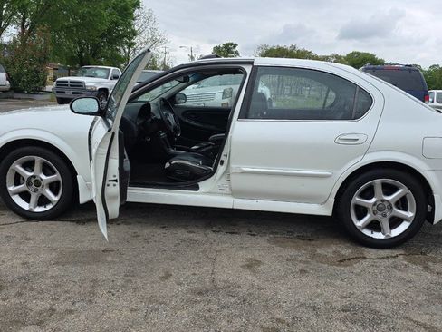 Used 2001 Nissan Maxima SE w/ (W08) Meridian Edition Pkg image 3