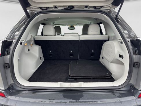 Used 2019 Jeep Cherokee Limited AWD/4WD image 19