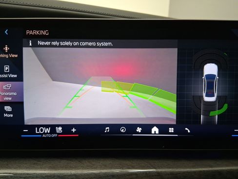 Used 2023 BMW 740i RWD image 19