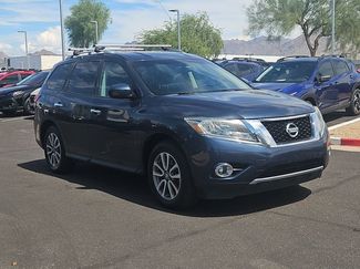 Used 2015 Nissan Pathfinder SV FWD video 4