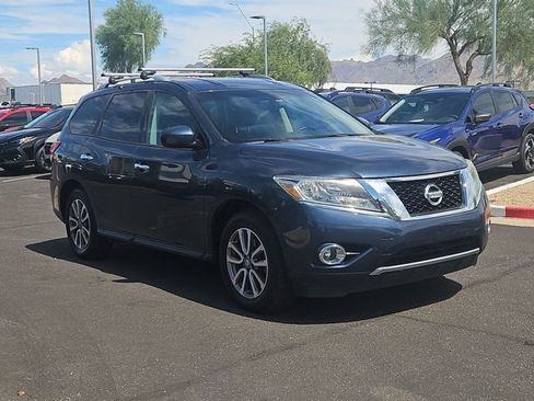 Used 2015 Nissan Pathfinder SV FWD image 4