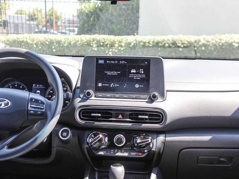 Used 2023 Hyundai Kona SEL AWD/4WD image 18