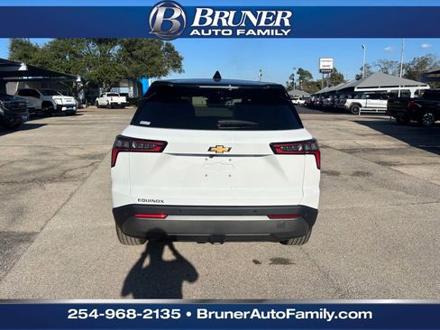 New 2026 Chevrolet Equinox LT w/ Convenience Package II image 6