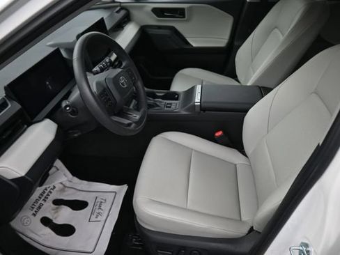 Used 2026 Toyota RAV4 XLE Premium FWD image 21