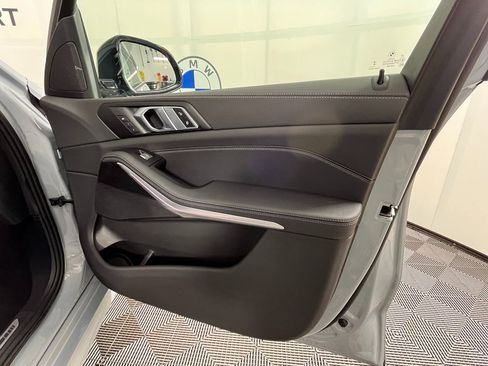 Certified 2024 BMW X7 xDrive40i w/ M Sport Package image 22