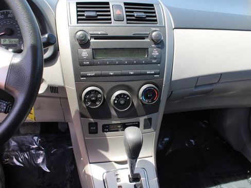 Used 2011 Toyota Corolla LE FWD image 13