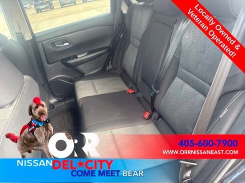 Used 2025 Nissan Rogue SV FWD image 11
