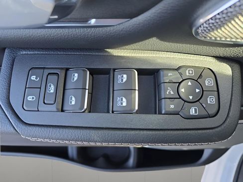New 2026 RAM 1500 Laramie AWD/4WD image 14
