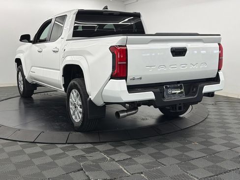 Used 2026 Toyota Tacoma SR5 AWD/4WD image 18
