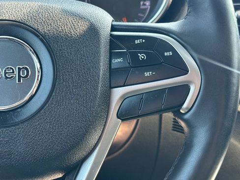 Used 2018 Jeep Grand Cherokee Altitude AWD/4WD image 21