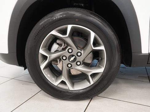 Used 2024 Chevrolet Trax LT w/ Driver Confidence Package FWD image 15