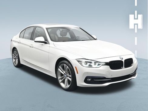 Used 2017 BMW 330i Sedan RWD image 1