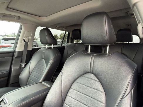 Used 2023 Toyota Highlander XLE FWD image 21