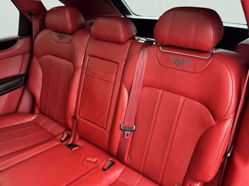Used 2018 Bentley Bentayga AWD/4WD image 53