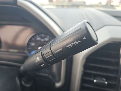 Certified 2019 Ford F250 Lariat w/ Lariat Value Package image 33