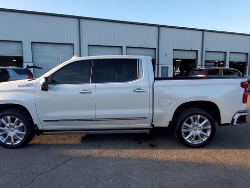 Used 2022 Chevrolet Silverado 1500 High Country w/ High Country Premium Package image 41