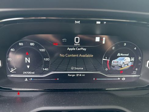 Used 2022 GMC Yukon Denali w/ Denali Premium Package image 8