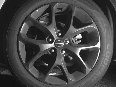 Used 2025 Chrysler Pacifica Limited FWD image 13