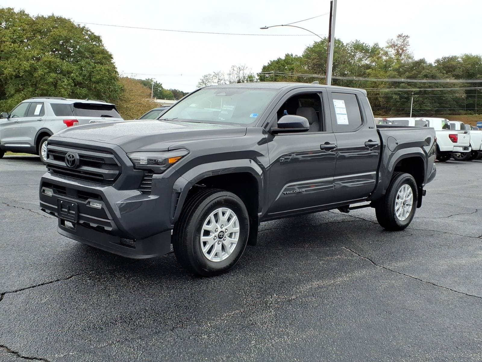Used 2025 Toyota Tacoma SR5 AWD/4WD image 4