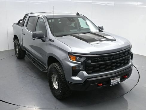 Used 2025 Chevrolet Silverado 1500 Custom Trail Boss w/ LPO, Dark Essentials Package AWD/4WD image 46