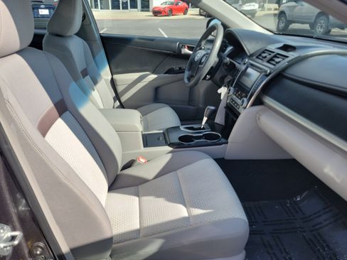 Used 2013 Toyota Camry LE image 30
