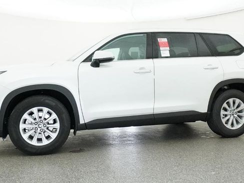 New 2026 Toyota Grand Highlander XLE image 14
