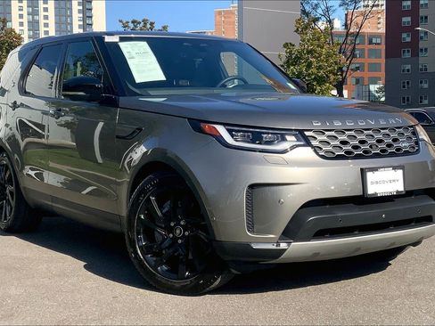 Used 2025 Land Rover Discovery S AWD/4WD image 2