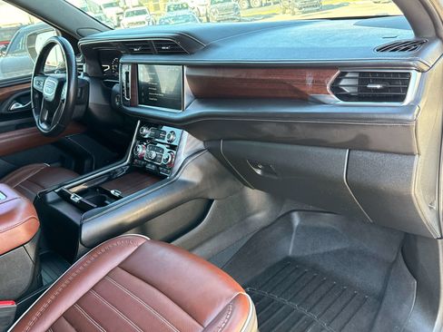 Used 2023 GMC Yukon XL Denali Ultimate image 24