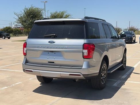 Used 2023 Ford Expedition XLT AWD/4WD image 8