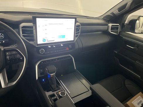 Certified 2025 Toyota Tundra Platinum AWD/4WD image 33