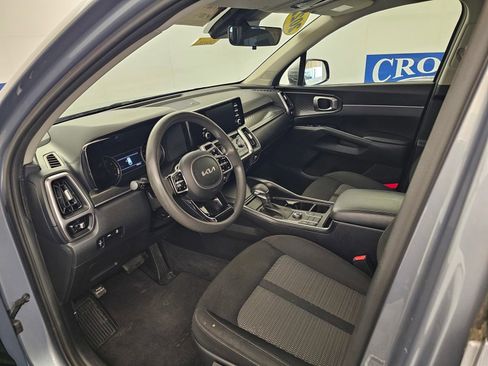 Used 2022 Kia Sorento LX FWD image 11