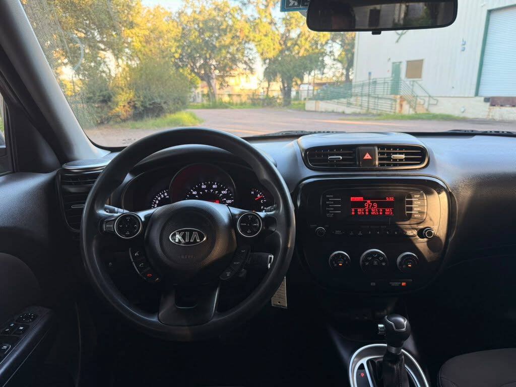 Used 2014 Kia Soul FWD image 14