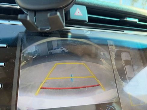 Used 2018 Toyota Camry XLE image 6