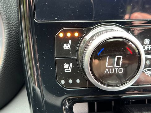 Used 2026 Toyota Highlander Platinum AWD/4WD image 31