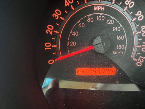 Used 2008 Toyota Tundra 4x4 CrewMax image 10