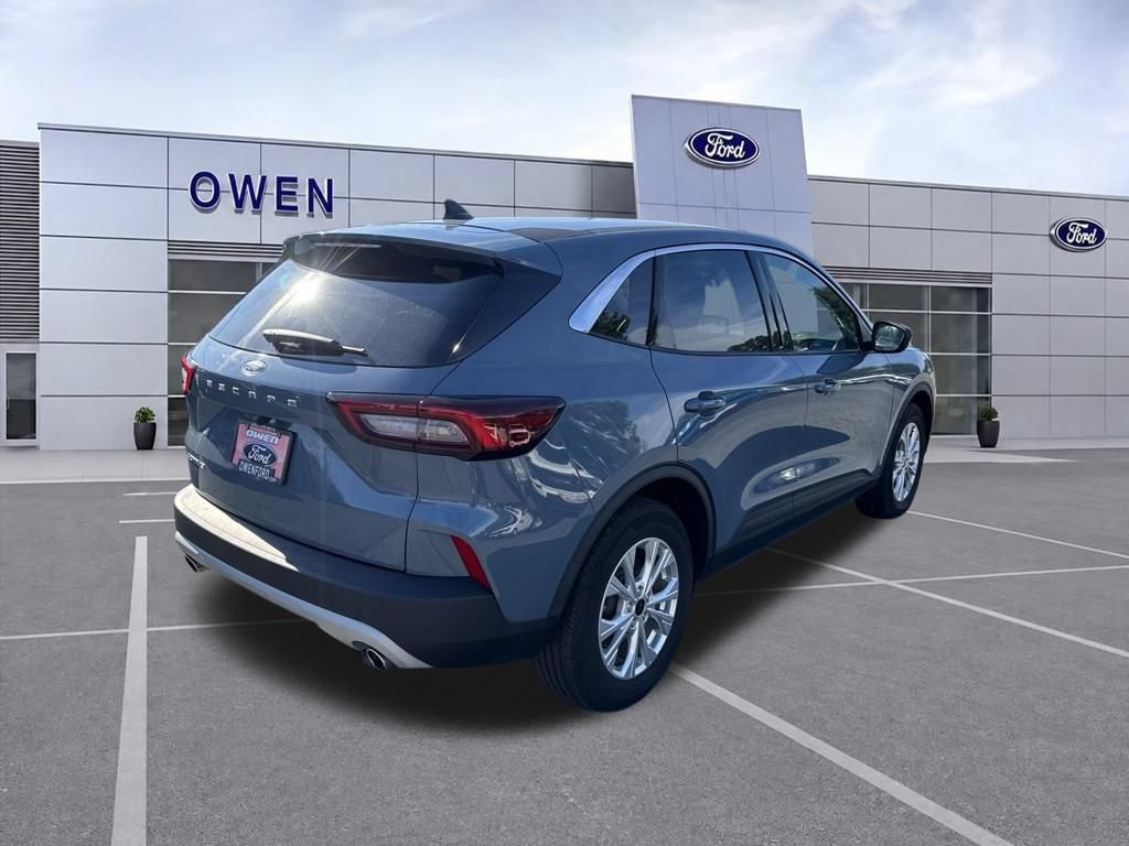 Used 2023 Ford Escape Active w/ Cold Weather Package FWD image 5