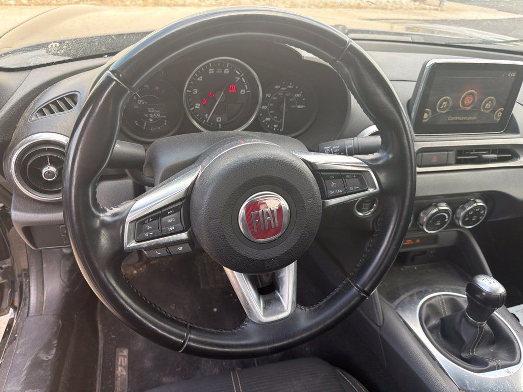 Used 2017 FIAT 124 Spider Classica RWD image 6
