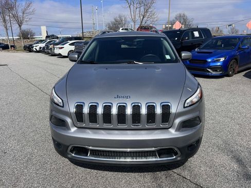 Used 2018 Jeep Cherokee Limited w/ Luxury Group image 2