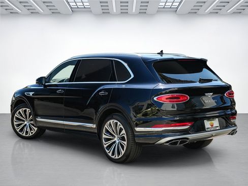Used 2023 Bentley Bentayga Extended Wheelbase AWD/4WD image 3