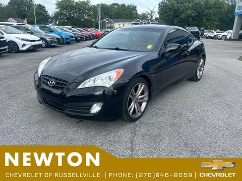 Used 2012 Hyundai Genesis 3.8 RWD image 3