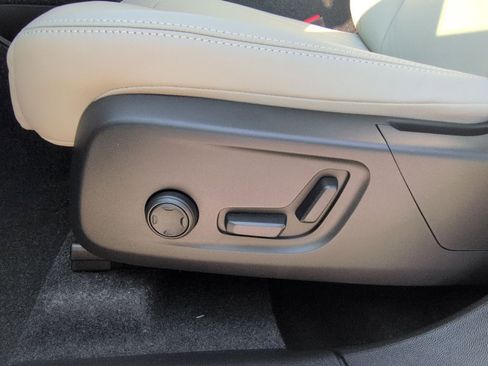 New 2026 Volvo XC40 B5 Ultra w/ Protection Package Premier image 14